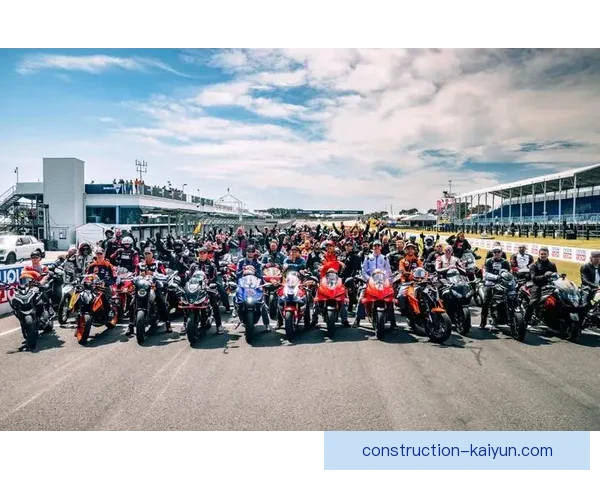 MotoGP赛季激烈竞争持续进行 各车队争夺年度总冠军荣耀